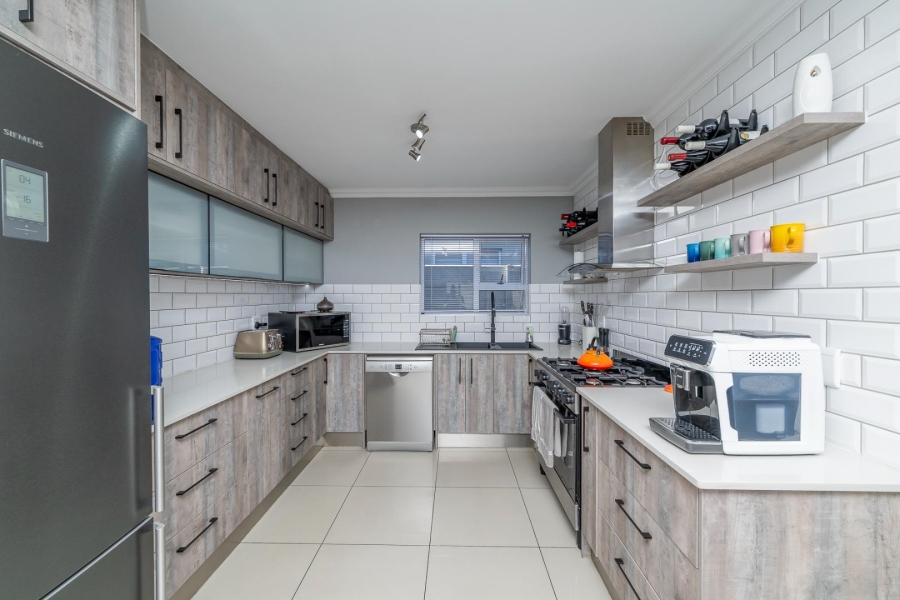 To Let 3 Bedroom Property for Rent in Zonnendal Western Cape